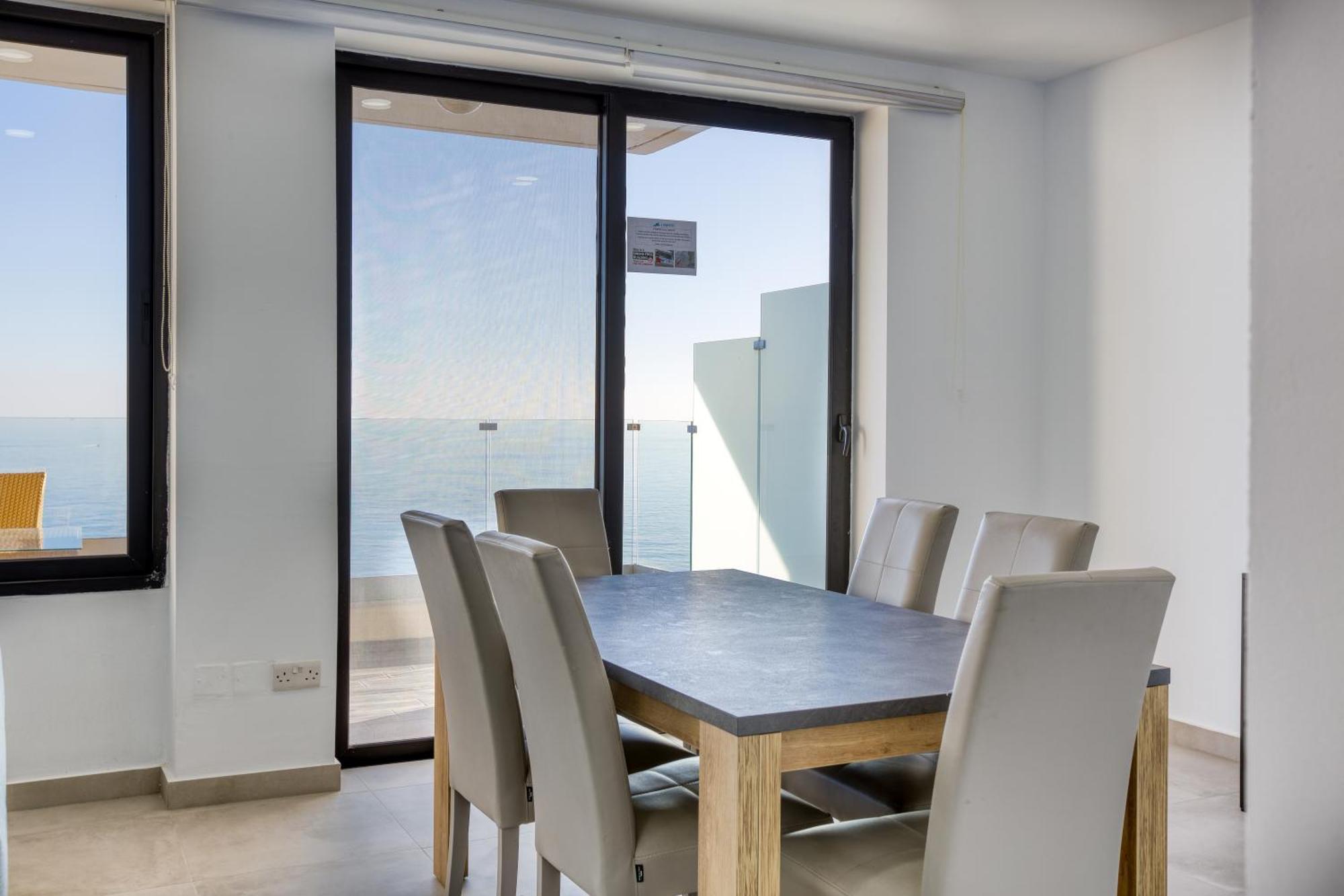 Seafront Sliema Apartment With Balcony & Sea Views By Jl Exteriér fotografie