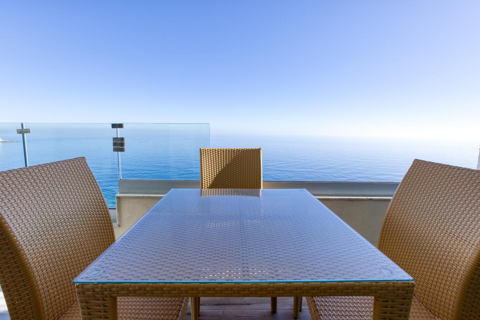 Seafront Sliema Apartment With Balcony & Sea Views By Jl Exteriér fotografie