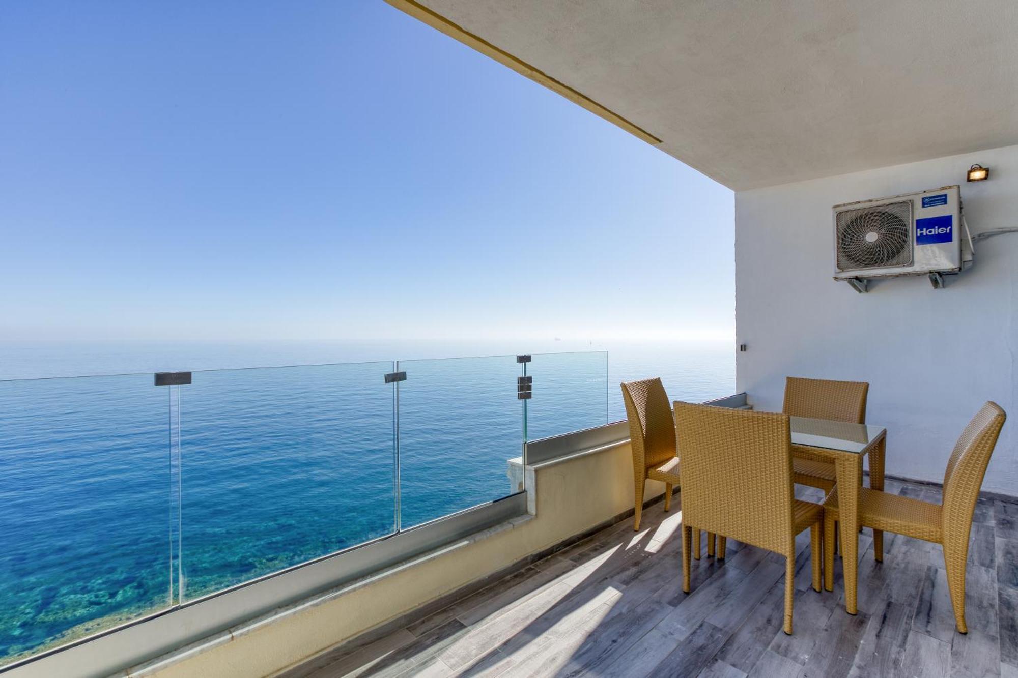 Seafront Sliema Apartment With Balcony & Sea Views By Jl Exteriér fotografie