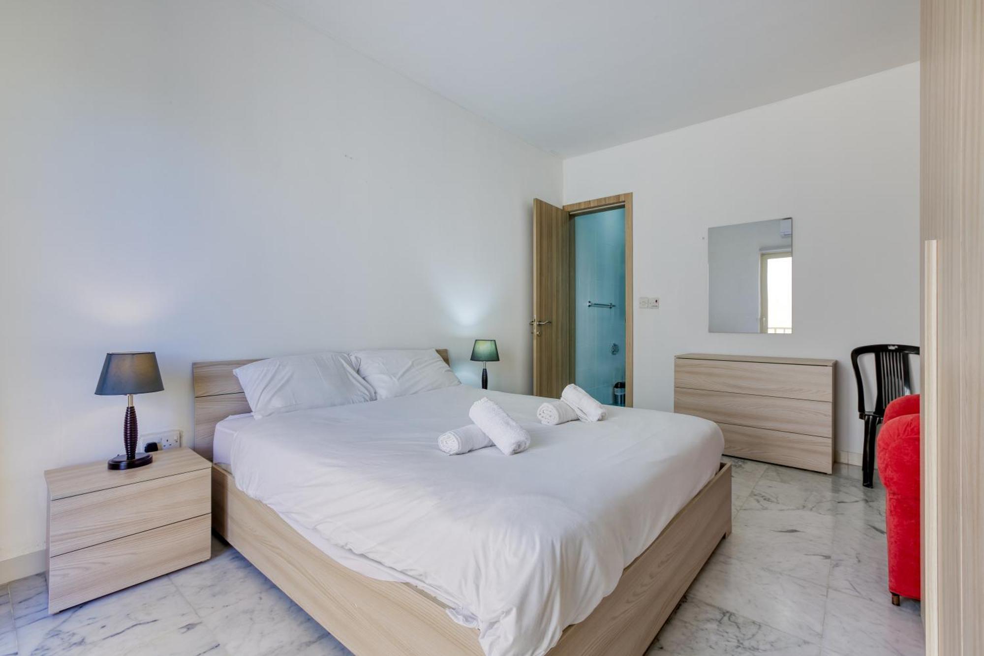 Seafront Sliema Apartment With Balcony & Sea Views By Jl Exteriér fotografie