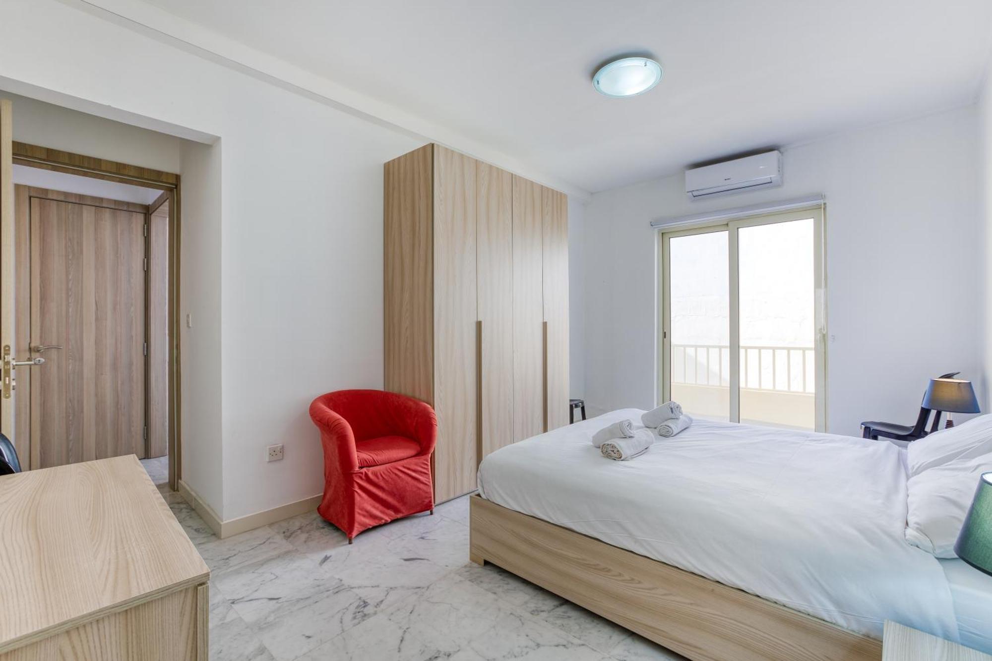 Seafront Sliema Apartment With Balcony & Sea Views By Jl Exteriér fotografie