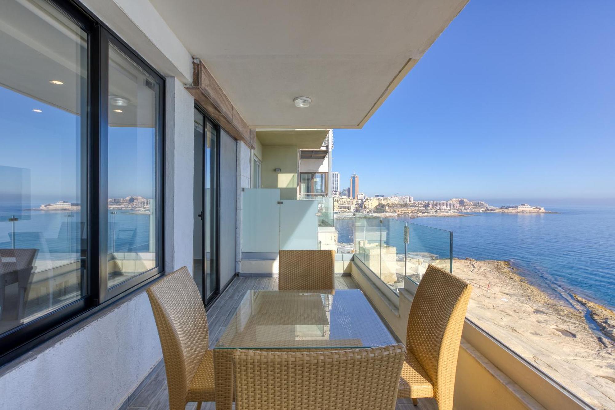 Seafront Sliema Apartment With Balcony & Sea Views By Jl Exteriér fotografie